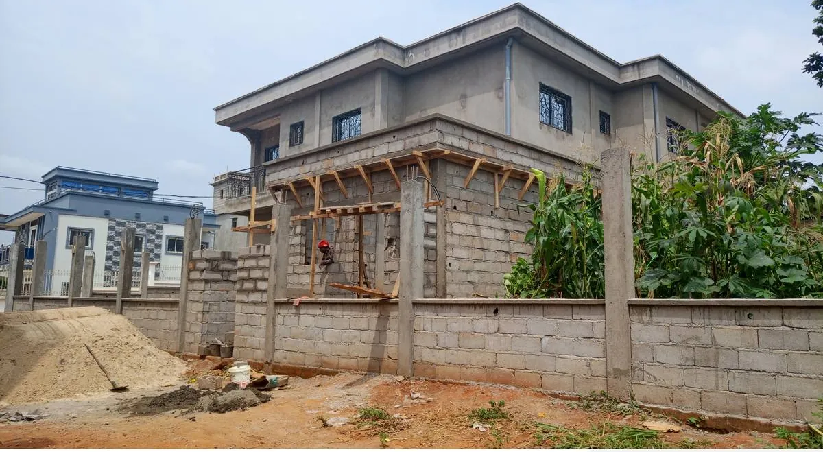 Luxury Duplex — side elevation